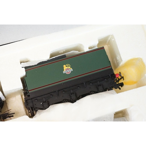 105 - Boxed Hornby OO gauge R2817 Devon Belle Train Pack, complete with Wadebridge locomotive, showing som... 