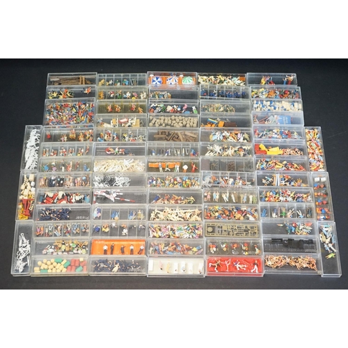 109 - Quantity of cased OO gauge plastic trackside figures and accessory sets featuring Preser examples, c... 