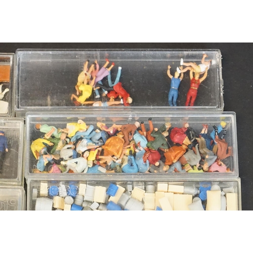 109 - Quantity of cased OO gauge plastic trackside figures and accessory sets featuring Preser examples, c... 