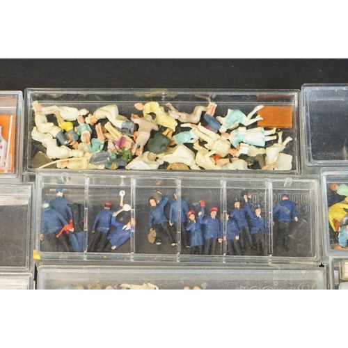 109 - Quantity of cased OO gauge plastic trackside figures and accessory sets featuring Preser examples, c... 