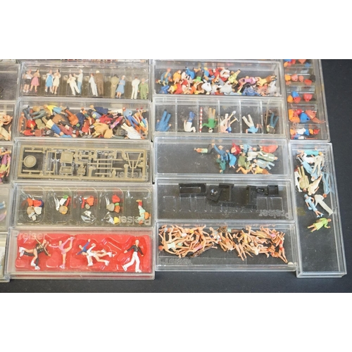 109 - Quantity of cased OO gauge plastic trackside figures and accessory sets featuring Preser examples, c... 