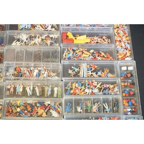 109 - Quantity of cased OO gauge plastic trackside figures and accessory sets featuring Preser examples, c... 