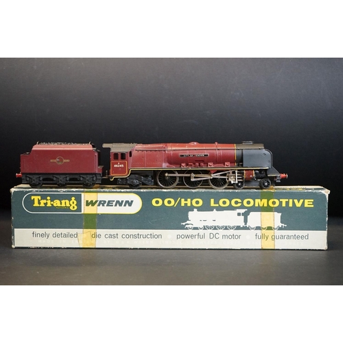 112 - Boxed Triang Wrenn OO gauge No 2226 City of London locomotive (tatty box)