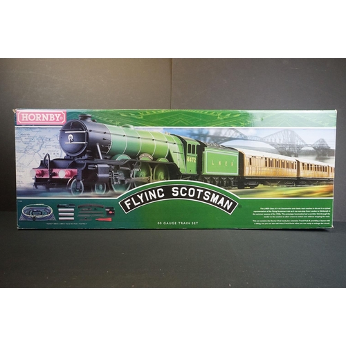 118 - Boxed Hornby OO gauge R1255 Flying Scotsman electric train set, complete, a touch of discolouring to... 