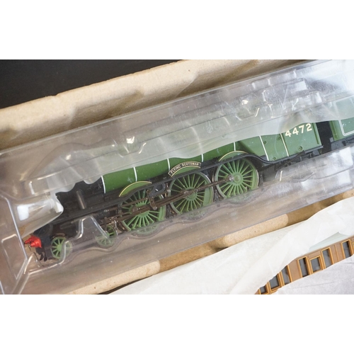 118 - Boxed Hornby OO gauge R1255 Flying Scotsman electric train set, complete, a touch of discolouring to... 