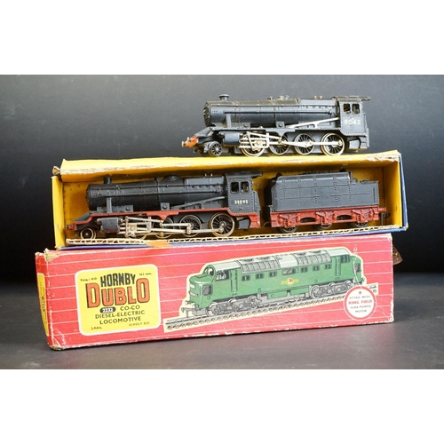 119 - Three Hornby Dublo locomotives to include a boxed 2232 Co Co Diesel Electric loco, 2-8-0 25092 in bl... 