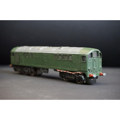 120 - Three Hornby Dublo locomotives to include D8017 and D3302