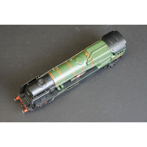 80 - Boxed Wrenn OO gauge W2238 4-6-2 Clanline BR green locomotive