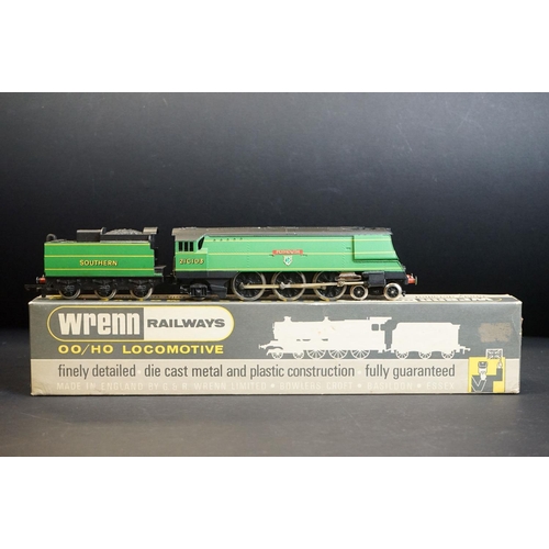 83 - Boxed Wrenn OO gauge W2266 Plymouth 4-6-2 SR Green locomotive