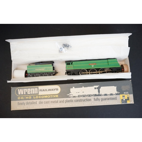 83 - Boxed Wrenn OO gauge W2266 Plymouth 4-6-2 SR Green locomotive