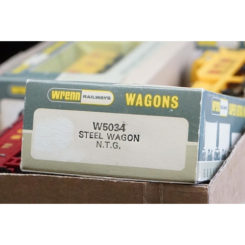 85 - Two Wrenn OO gauge locomotives to include 0-6-0 NCB and 0-6-0 NTG North Thames Gas along with 4 x bo... 