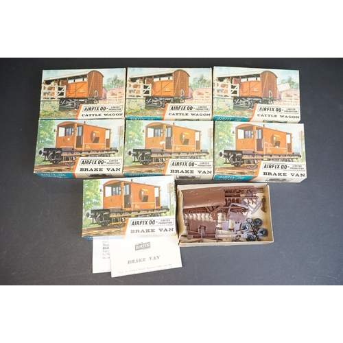 89 - Quantity of OO gauge model railway to include 4 x boxed Palitoy Mainline wagons, 7 x boxed Airfix pl... 