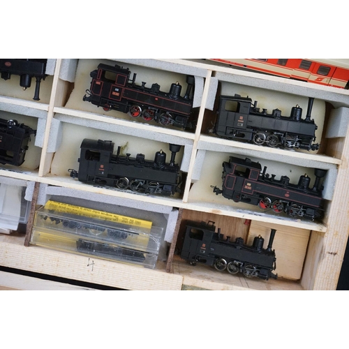 95 - Large collection of HO & N gauge model railway to include Liliput, Roco and Bachmann examples featur... 