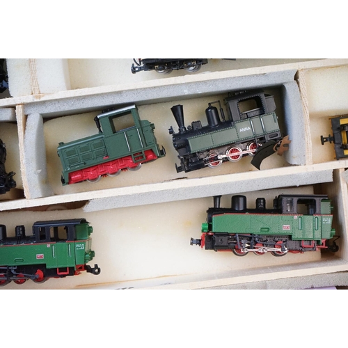 95 - Large collection of HO & N gauge model railway to include Liliput, Roco and Bachmann examples featur... 