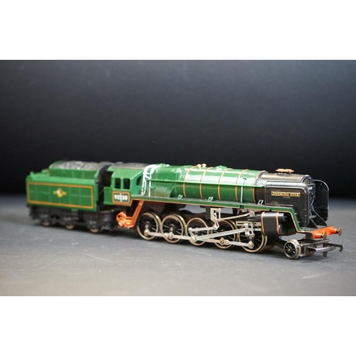 96 - Three boxed Hornby / Triang OO gauge locomotives to include R2509A Class 121 Driving Motor Brake W55... 