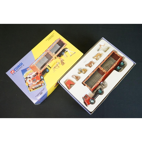 1079 - 17 Boxed Corgi Classics 'Chipperfields Circus' diecast models & figure sets to include 97888 Foden C... 