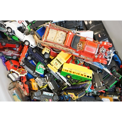 1102 - Large collection of diecast models to include Matchbox, Corgi, Saico, NewRay, Welly & Majorette exam... 