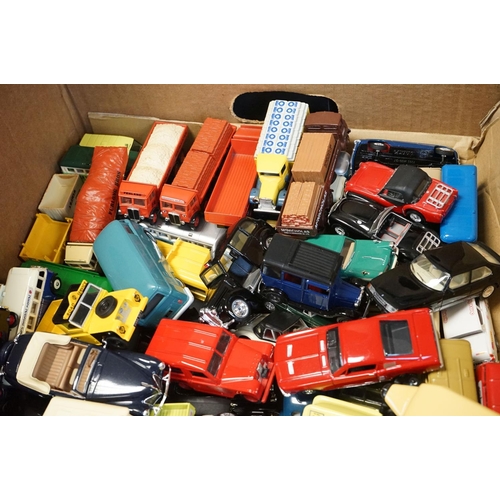 1103 - Large collection of diecast models to include Corgi, EFE, Del Prado and Lledo examples. Diecast appe... 