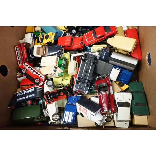 1103 - Large collection of diecast models to include Corgi, EFE, Del Prado and Lledo examples. Diecast appe... 