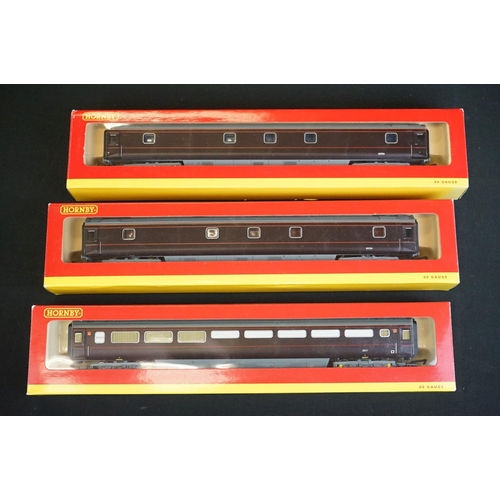 58 - 20 Boxed OO gauge items of rolling stock to include 11 x Hornby featuring R4160B GWR Mk3 1st Class C... 