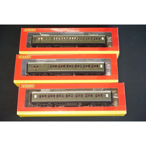 60 - 21 Boxed Hornby OO gauge items of rolling stock to include R4297E, R4300C, R4298B, R4300D, R4301C et... 