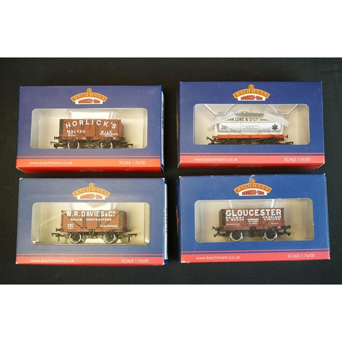 61 - 27 Boxed OO gauge items of rolling stock to include 15 x Dapol, 4 x Hornby, 6 x Bachmann, 1 x Palito... 