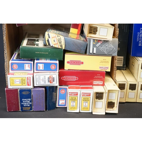 1196 - Over 65 Boxed Lledo diecast models to include Hamley's & Harrods Souvenirs of London, Rolls Royce co... 