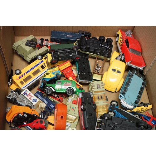 1250A - Over 100 diecast models, featuring a small quantity of mid 20th C examples, includes Matchbox, Dinky... 