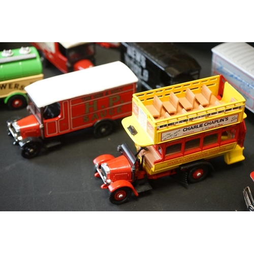 1252 - Around 50 diecast models to include Corgi, Franklin Mint Precision Models, Britains, Gearbox, Cresce... 