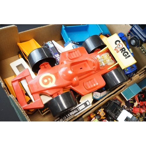 1253 - Around 60 diecast & plastic models to include Matchbox, Corgi Del Prado, Lledo & ERTL examples, feat... 