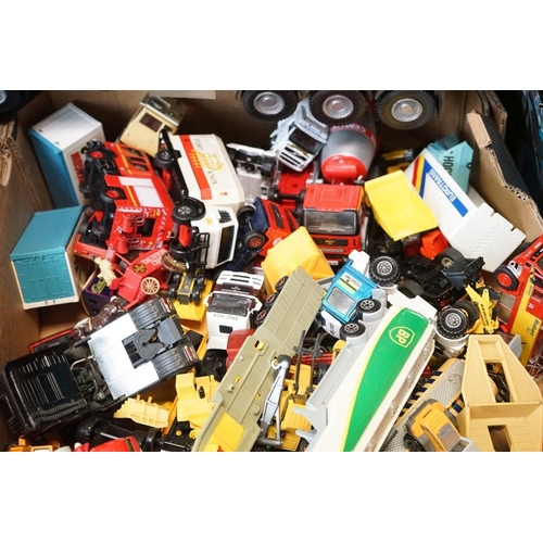 1253 - Around 60 diecast & plastic models to include Matchbox, Corgi Del Prado, Lledo & ERTL examples, feat... 