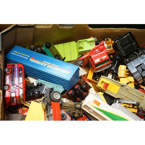 1253 - Around 60 diecast & plastic models to include Matchbox, Corgi Del Prado, Lledo & ERTL examples, feat... 