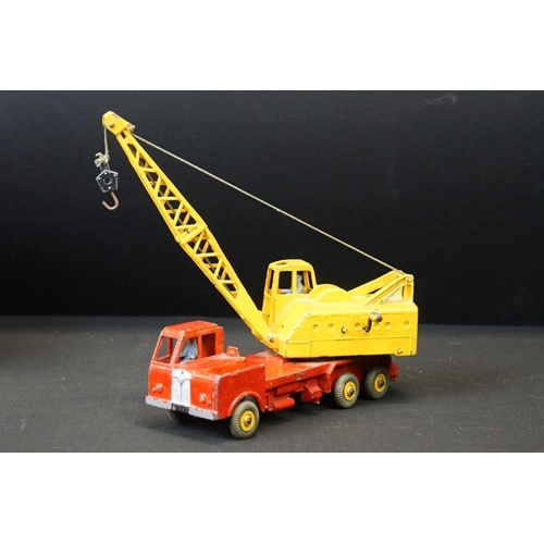 1262 - 18 Mid 20th C commercial diecast models to include Dinky and Corgi examples featuring a boxed Dinky ... 