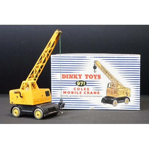 1262 - 18 Mid 20th C commercial diecast models to include Dinky and Corgi examples featuring a boxed Dinky ... 