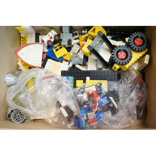 221 - Lego - Collection of circa 1980s Lego to include boxed System set, built sets featuring Space, minif... 