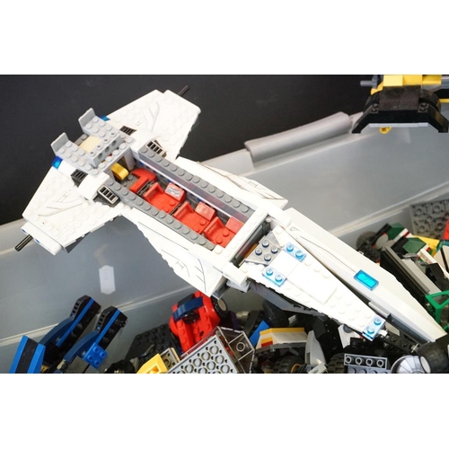 212 - Lego - Large quantity of various Lego bricks and accessories, some part built sets and models