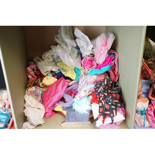 402 - Collection of Mattel Barbie dolls circa 1980s onwards plus various clothing and 3 x cars (all varian... 