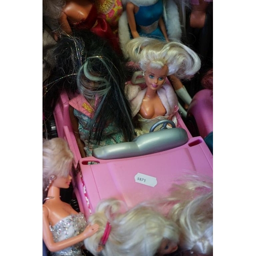 402 - Collection of Mattel Barbie dolls circa 1980s onwards plus various clothing and 3 x cars (all varian... 