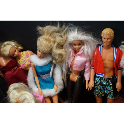 402 - Collection of Mattel Barbie dolls circa 1980s onwards plus various clothing and 3 x cars (all varian... 