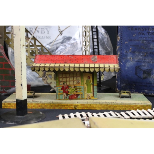 131 - Quantity of O gauge model railway, mainly Hornby with Brimtoy, to include various track, Brimtoy tic... 