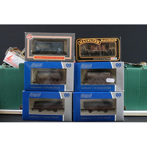 137 - 21 Boxed OO gauge items of rolling stock to include coaches, vans and tankers featuring 4 x Palitoy ... 