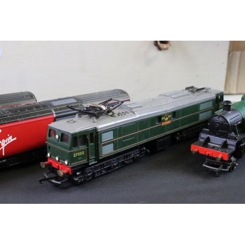 141 - Quantity of OO gauge model railway to include Hornby Virgin Lady in Red set with locomotive, dummy &... 