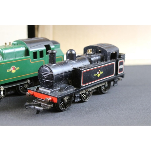 141 - Quantity of OO gauge model railway to include Hornby Virgin Lady in Red set with locomotive, dummy &... 