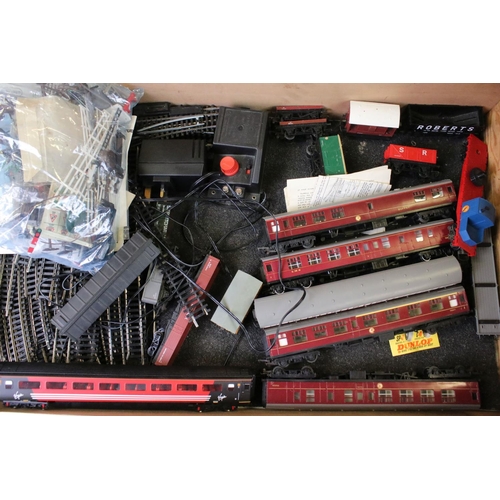 141 - Quantity of OO gauge model railway to include Hornby Virgin Lady in Red set with locomotive, dummy &... 