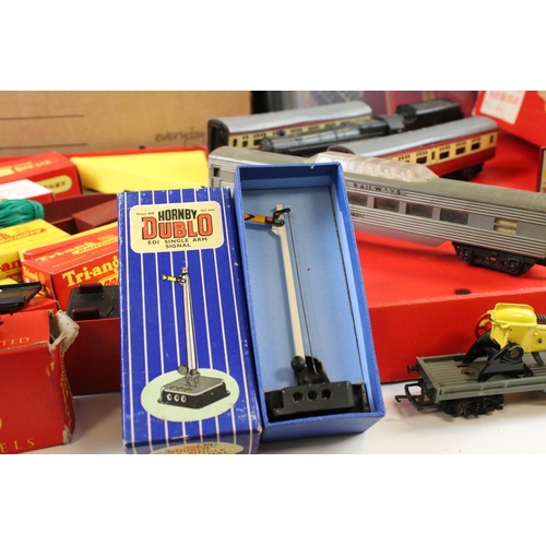 142 - Quantity of OO gauge model railway, mainly Triang, to include boxed R408 Turntable Electrically Oper... 