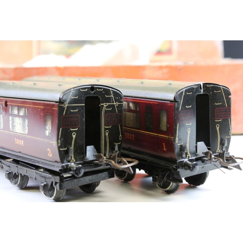 144 - Boxed Hornby O gauge Royal Scot train set containing Royal Scot 4-4-2 locomotive with tender, 2 x co... 