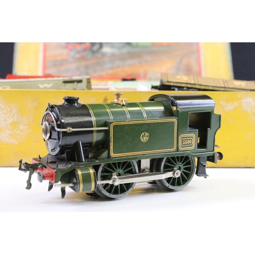 145 - Boxed Hornby O gauge E120 Special Tank Goods train set with 0-4-0 Locomotive and tender in GWR green... 