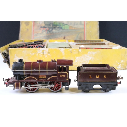 146 - Boxed Hornby O gauge The Comet E120 Special Passenger train set with 0-4-0 Locomotive and tender in ... 