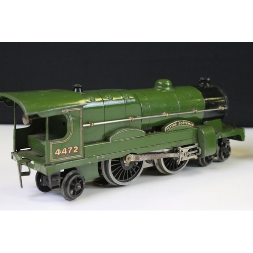 149 - Hornby O gauge Flying Scotsman 4-4-2 LNER 4472 locomotive in green, with tender