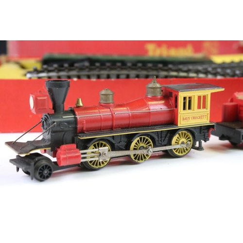 154 - Boxed Triang OO gauge RS27 train set plus a Triang Davy Crockett locomotive & tender, damage to box